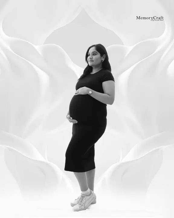 Akshay and Prachi: Maternity silhouette.