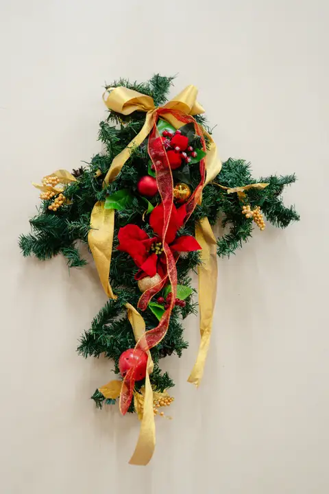 Anosh and Nikita: A small floral detail.