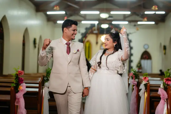 Anosh and Nikita: Laughter in the aisle.