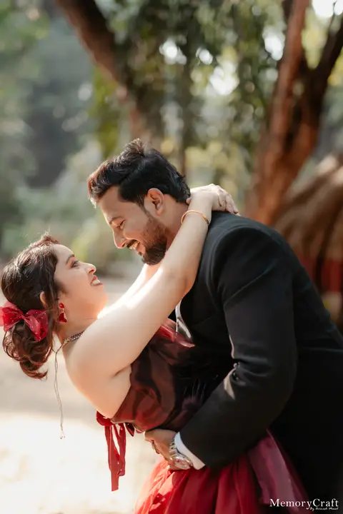Ashish and Nivedita: A playful dip.