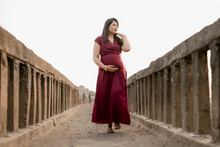 Kimaya and Ajinkya: A portrait on the bridge.