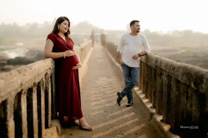 Kimaya and Ajinkya: A quiet walk on the bridge.