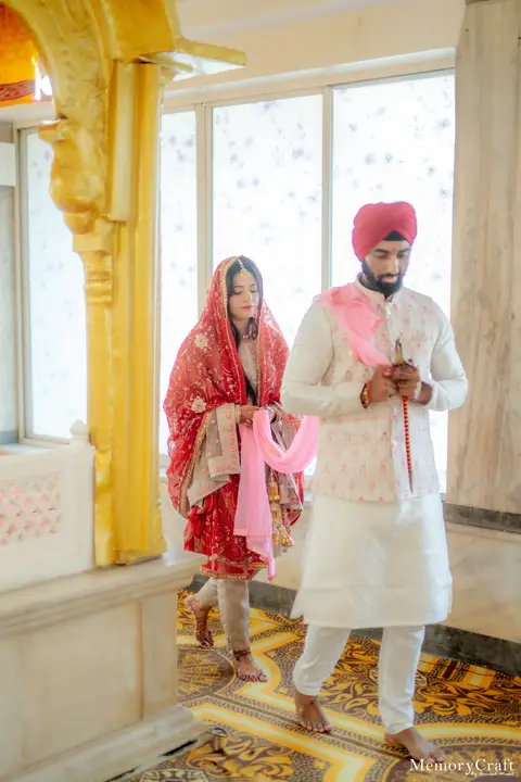 Kulwinder and Manoj: Walking together.