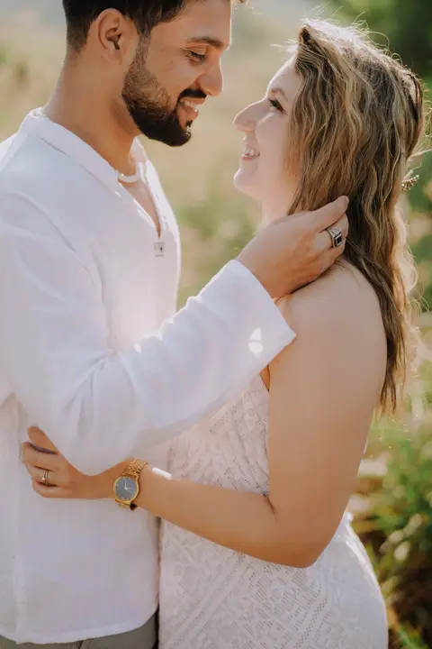 Pratik and Andra: Smiling together.