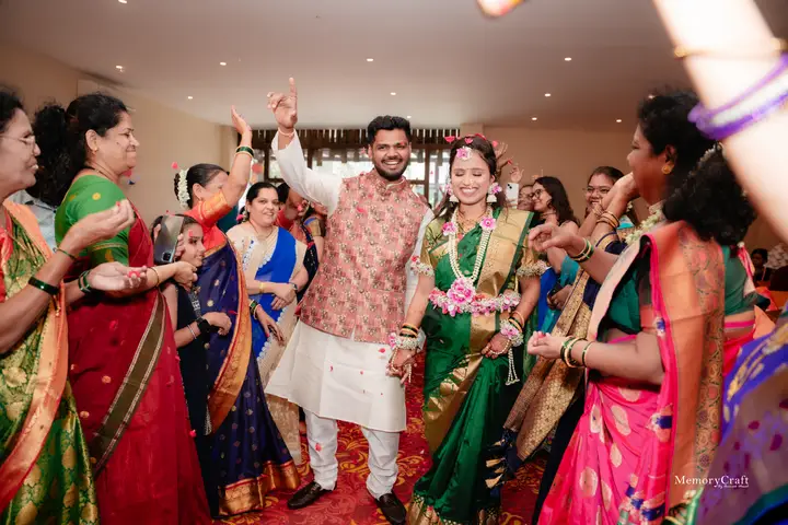 Rushikesh and Sneha: The room joins the celebration.
