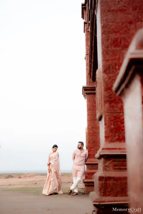 Sanket and Swapnali: A walk beside the architecture.