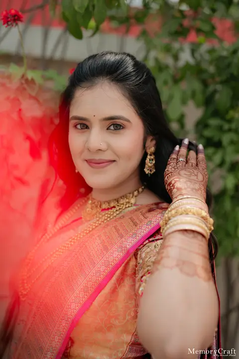 Siddhi and Kunal: A touch of red in the foreground.